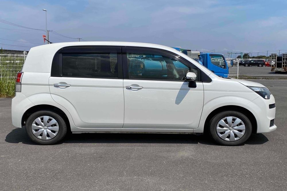 Local or import cars from kenya. Carhoot car Id 5