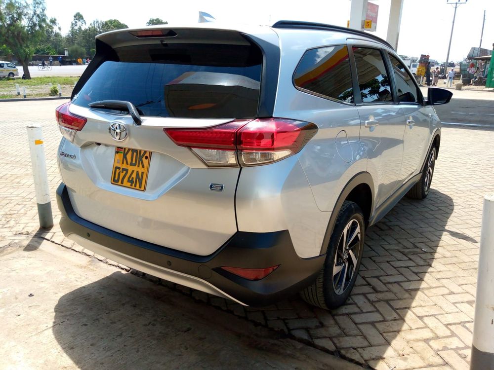 Local or import cars from kenya. Carhoot car Id 5