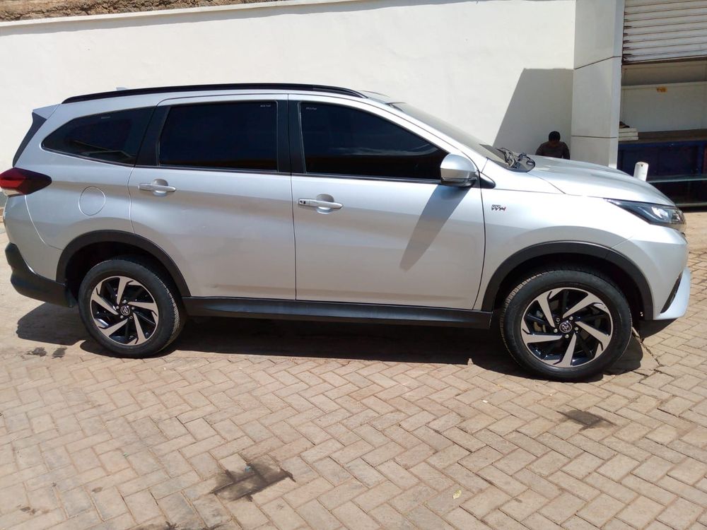 Local or import cars from kenya. Carhoot car Id 4