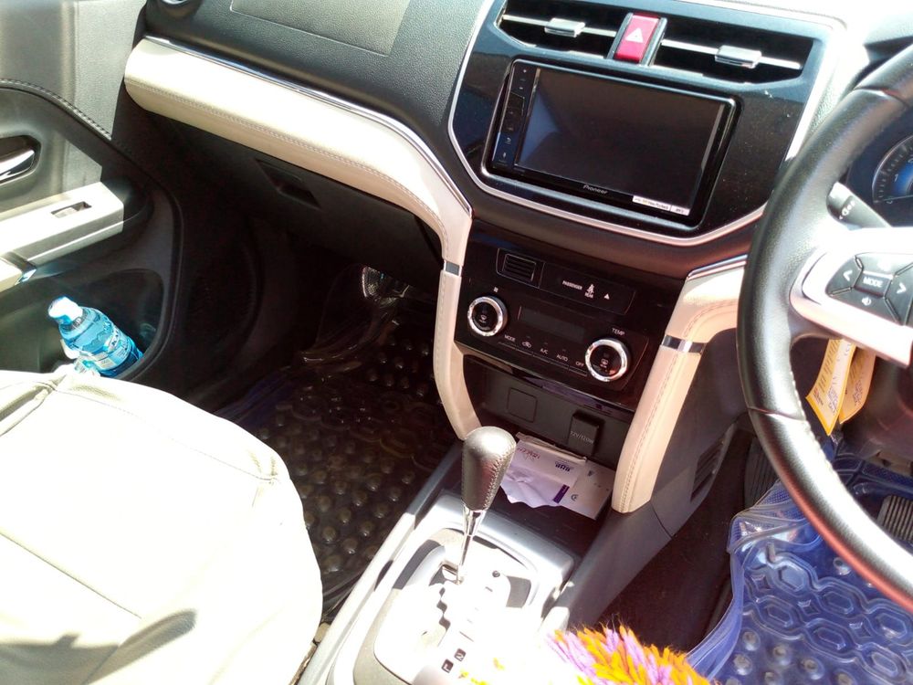 Local or import cars from kenya. Carhoot car Id 10